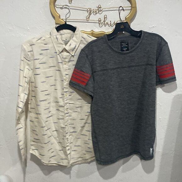 Bundle Men’s American Eagle Shirts - 1 Button Down Shirt and 1 tee both size S - Picture 1 of 8